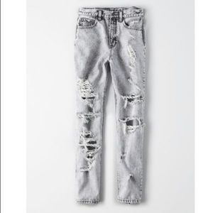 American Eagle Mom Jeans SIZE 10